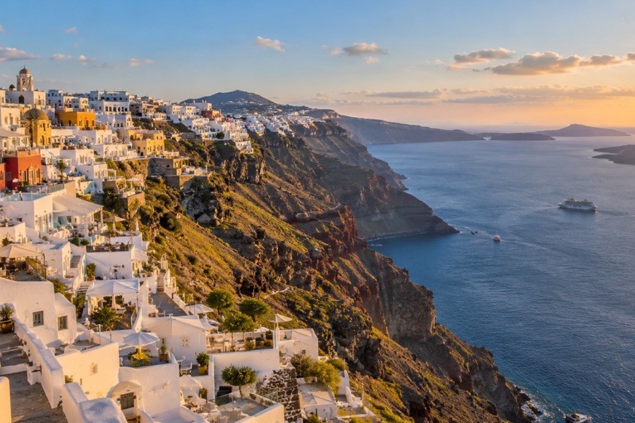 5 ★ MSC Divina ile Santorini’den Mikonos’a Ege & Akdeniz | Nisan 2027 resmi
